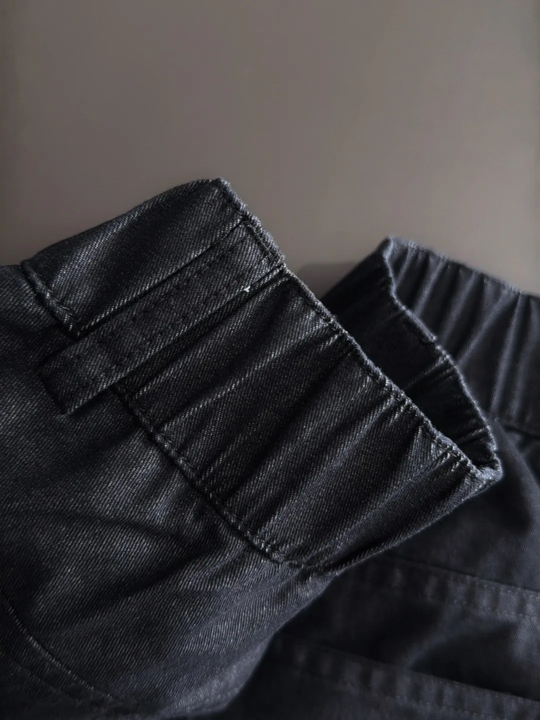 The next day shipped P195 Balenciaga 2026 summer New Arrival elastic casual pants, counter custom fabric Breathable high comfort, impeccable details, brand elements design concept, reflecting high quality. The hand feels delicate and soft! Casual cuts and awesome upper body! Sizes: S-3XL